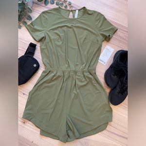Lululemon Lightweight High-Neck Romper
BNWT Women’s Size 8